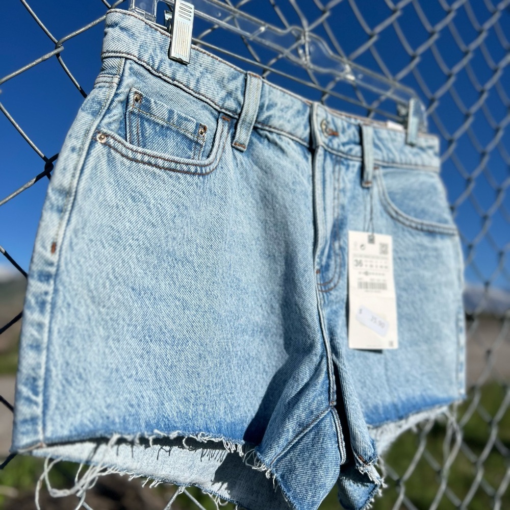 Zara NWT Midi Denim Jean Cut Off Shorts - Picture 2 of 8